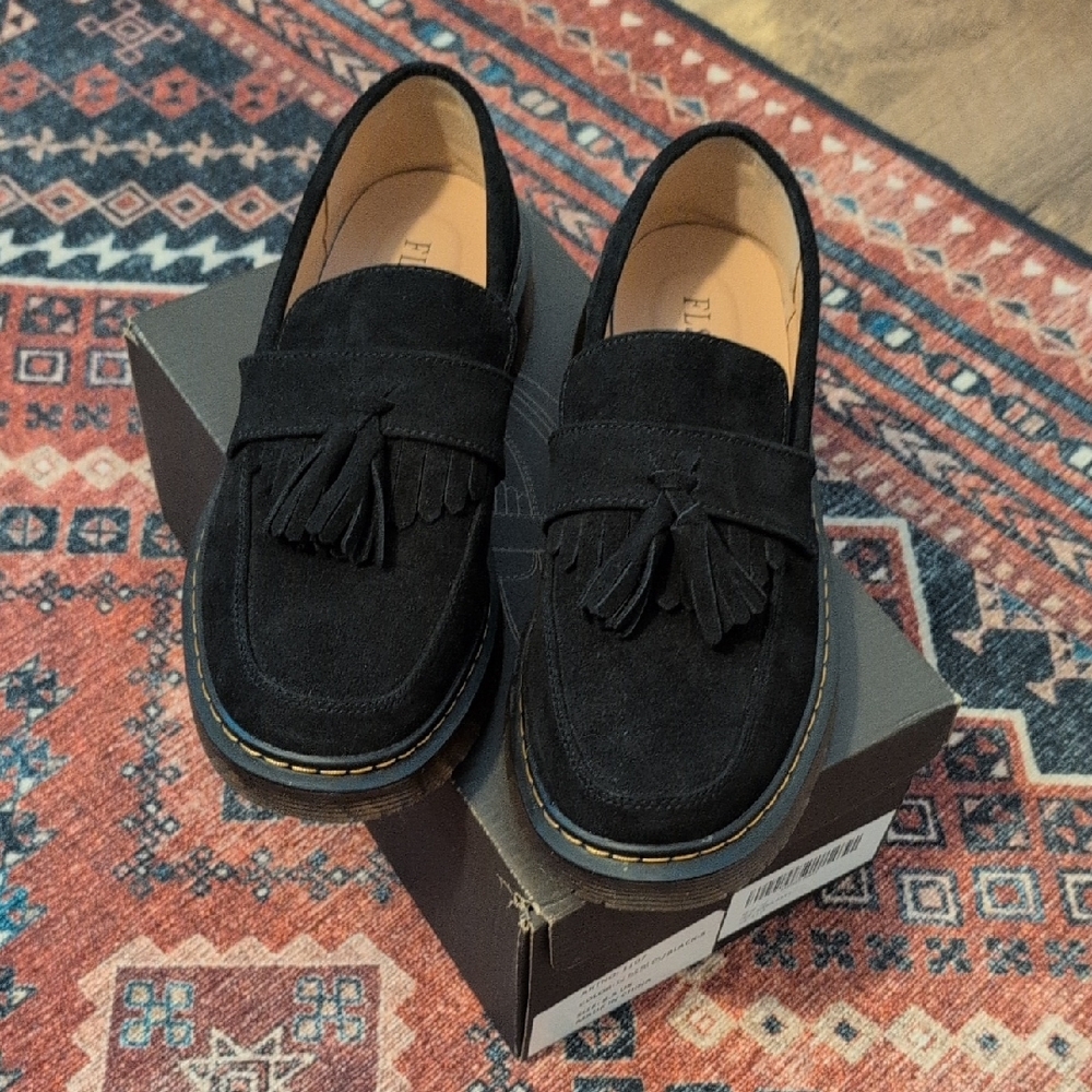 Elegant Black Suede Tassel Loafers for Women